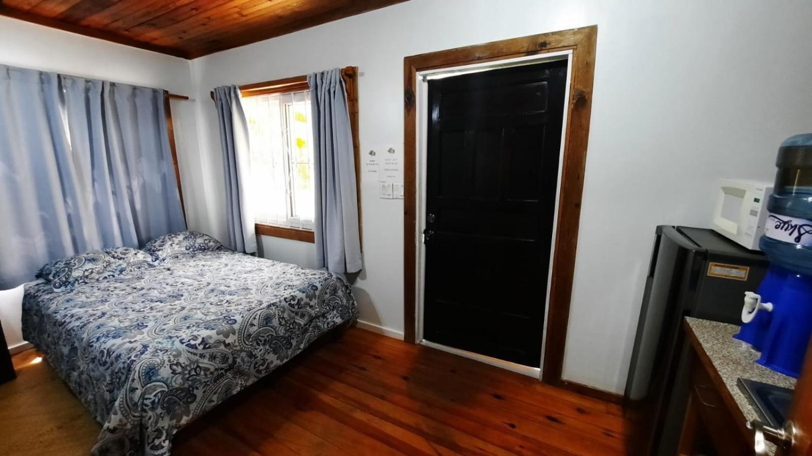 Guava Grove Resort & Villas Sandy Bay Bilik gambar