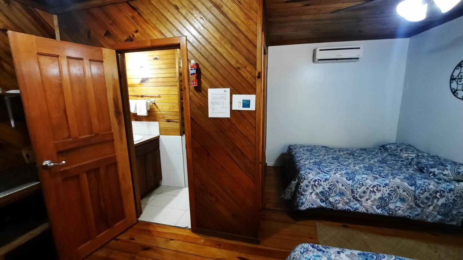 Guava Grove Resort & Villas Sandy Bay Bilik gambar